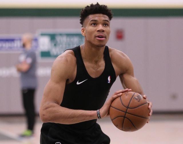 但他坚持不 但他坚持不