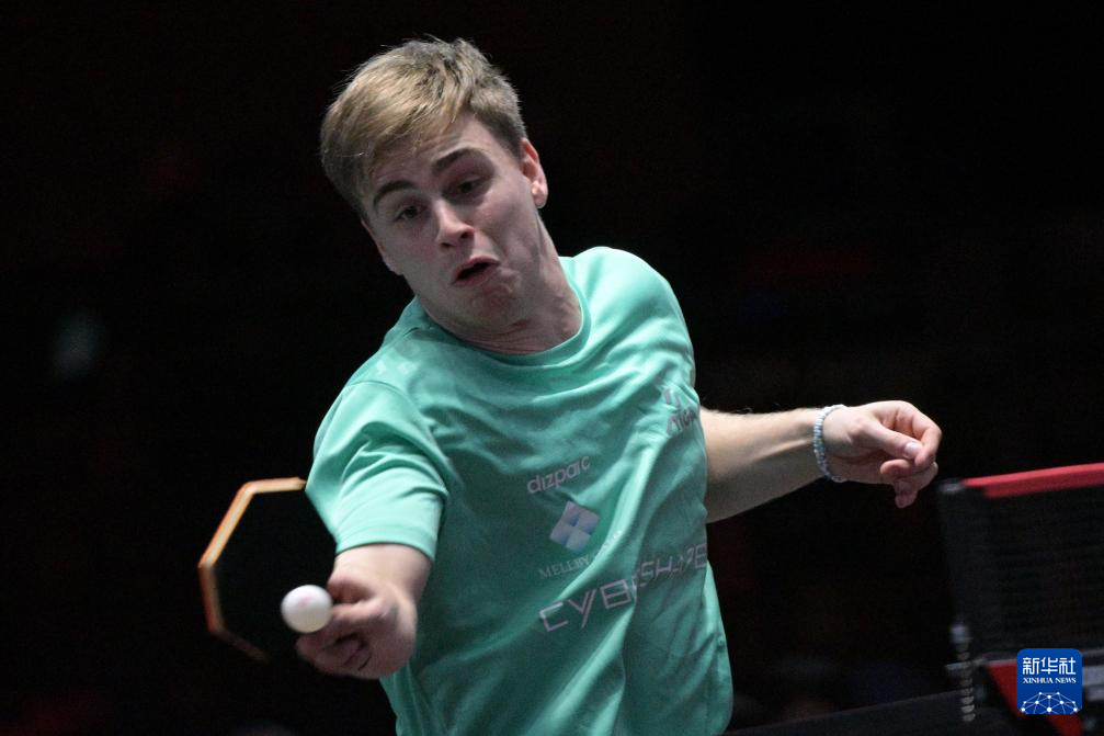 骆建佑首夺 骆建佑首夺