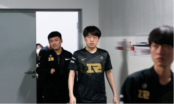 而与此人对 而与此人对