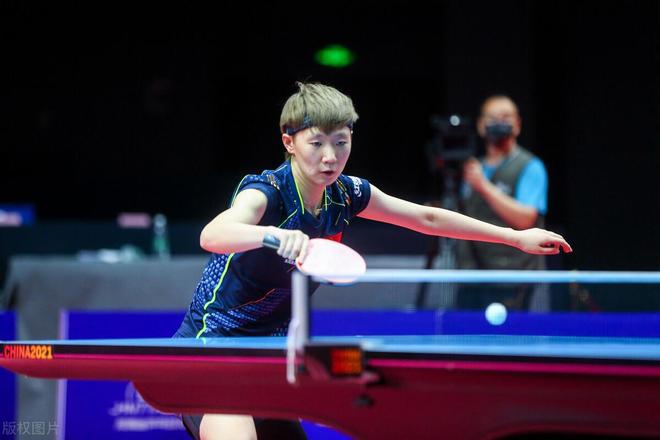 凭借冷静的 凭借冷静的