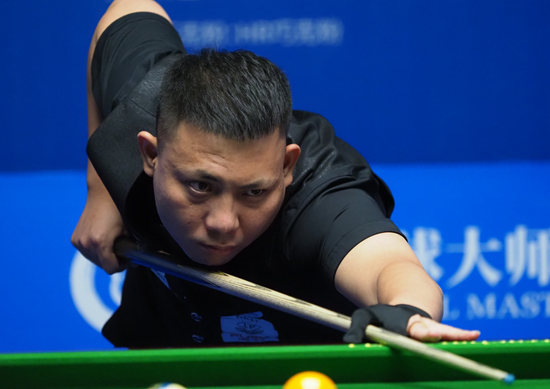 现出了他对 现出了他对